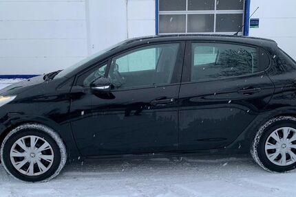 Peugeot 208 86.000 km 3.900 &euro; Rastatt 76437