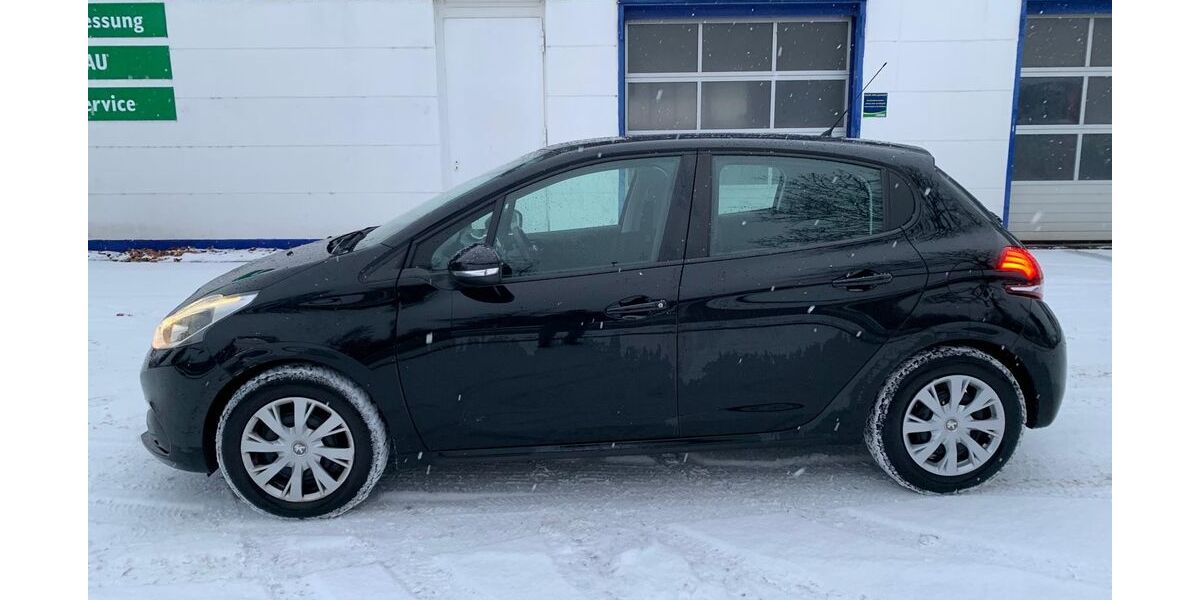 Peugeot 208 86.000 km 3.900 &euro; Rastatt 76437
