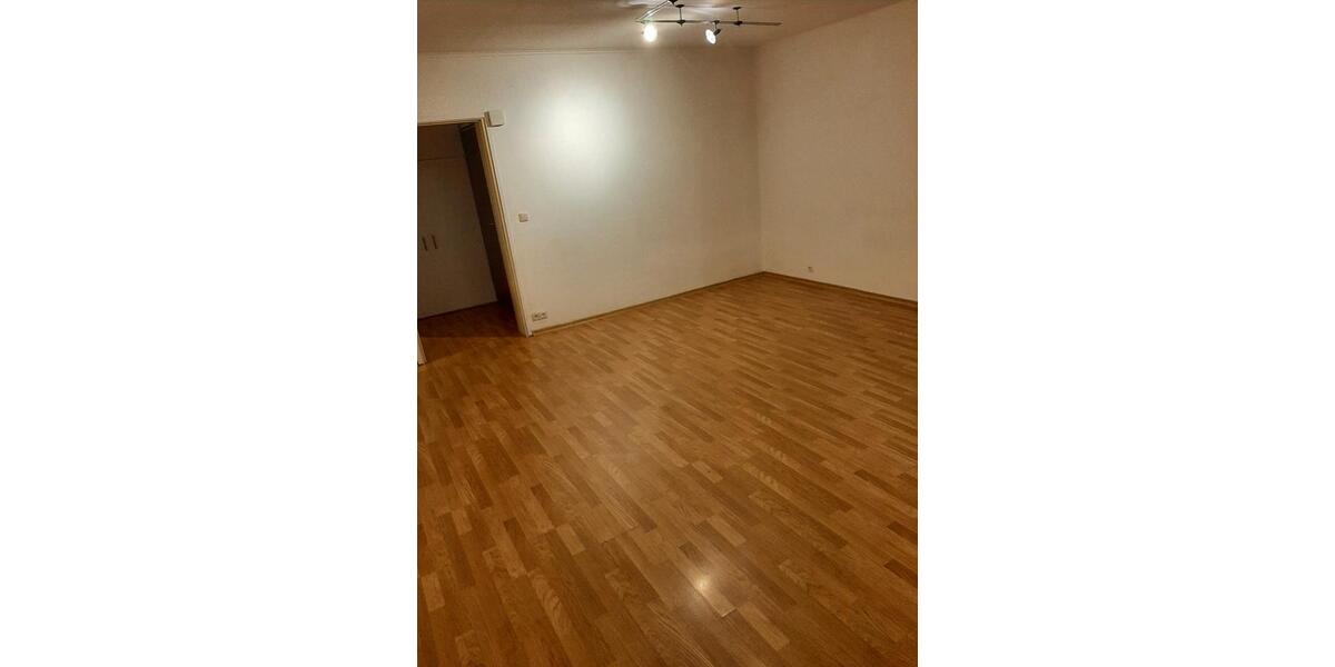 Etagenwohnung Niederwerrn - 2 Zimmer, 65 m&sup2;, 650&euro; | Angebot:26032285