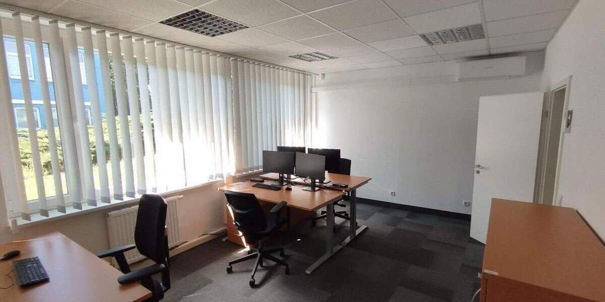 Provisionsfrei: Bürogebäude mit Ausbaupotenzial und genehmigter Hotelperspektive zimmer