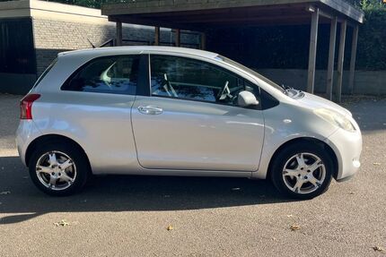 Toyota Yaris 157.000 km 3.200 € Hamburg 22547