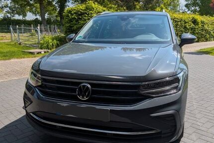 VW Tiguan 47.900 km 23.200 &euro; Aurich 26607