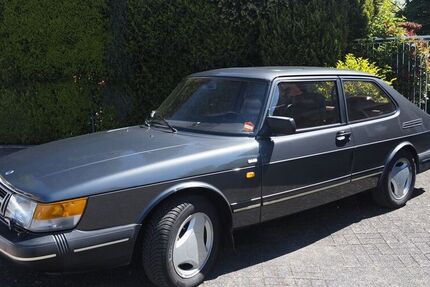 Saab 900