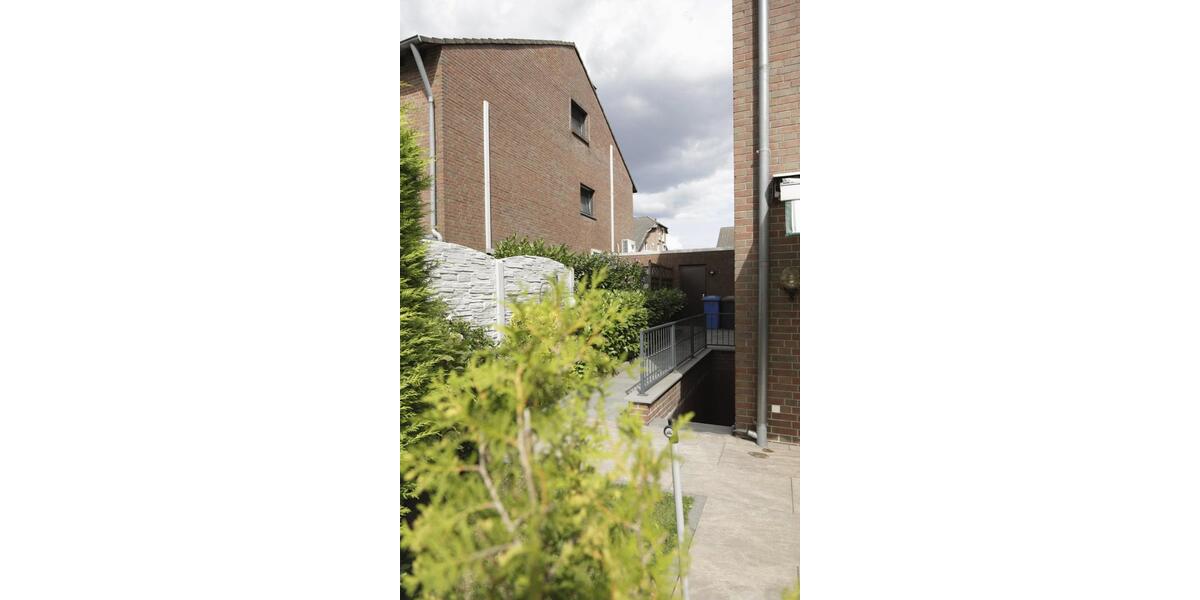 Doppelhaushälfte Kaarst - 5 Zimmer, 120 m&sup2;, 470.000&euro; | Angebot:24738103