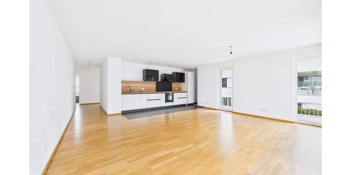 Ansprechende, helle Wohnung mit großem Balkon und Rheinblick 3 zimmer