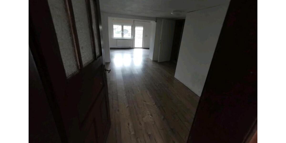 Etagenwohnung Rennerod - 5 Zimmer, 160 m&sup2;, 130.000&euro; | Angebot:26751747