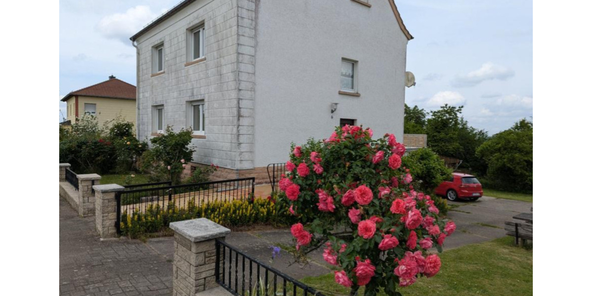 freist. Einfamilienhaus mit Garten in Vinningen, Kaltmiete 850 € 4 zimmer