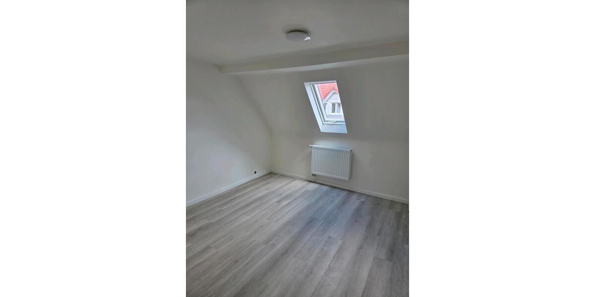 Etagenwohnung Reutlingen - 4 Zimmer, 85 m&sup2;, 1.200&euro; | Angebot:25446936