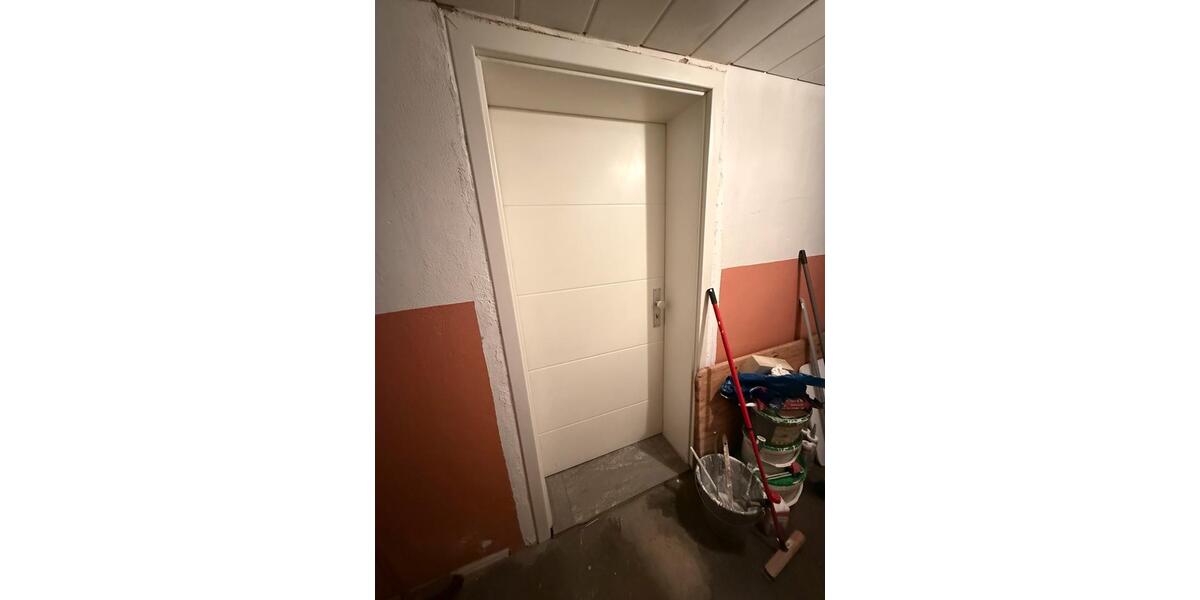 Kleine Kellerwohnung 37,5 m2 1 Zi. + Wohnküche und Bad 2 zimmer