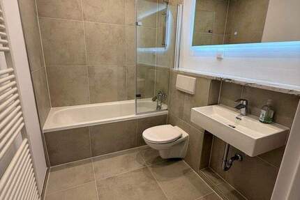 Sanierte 2-Zimmer-Wohnung mit großem Hobbyraum & moderner Ausstattung 2 zimmer