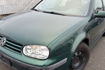 VW Golf 232.100 km 555 &euro; Trappenkamp 24610