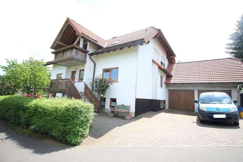 Haus zum Kaufen in Herbstein-Ortsteil 345.000 € 255 m²