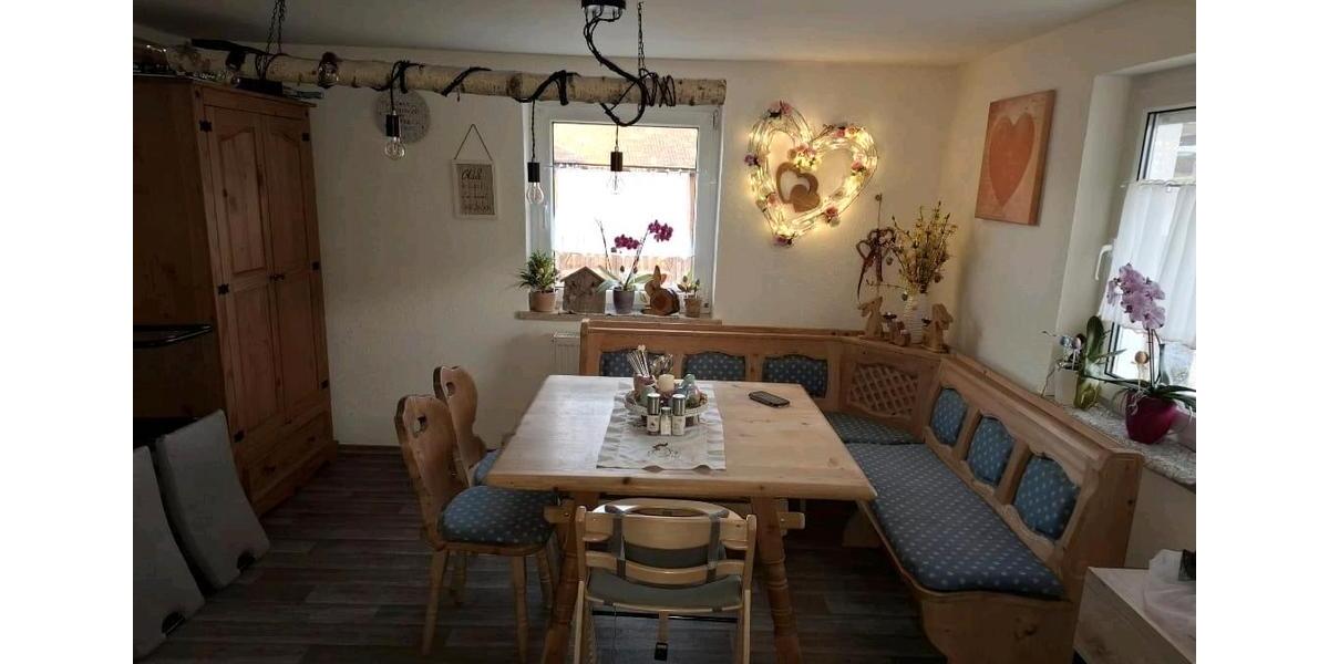 Einfamilienhaus Cham - 8 Zimmer, 120 m&sup2;, 1.200&euro; | Angebot:25389369