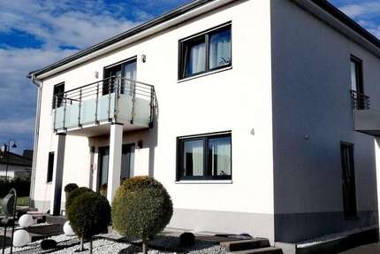 Haus zum Mieten in Wilhermsdorf 2.500 € 210 m² 7.5 zimmer