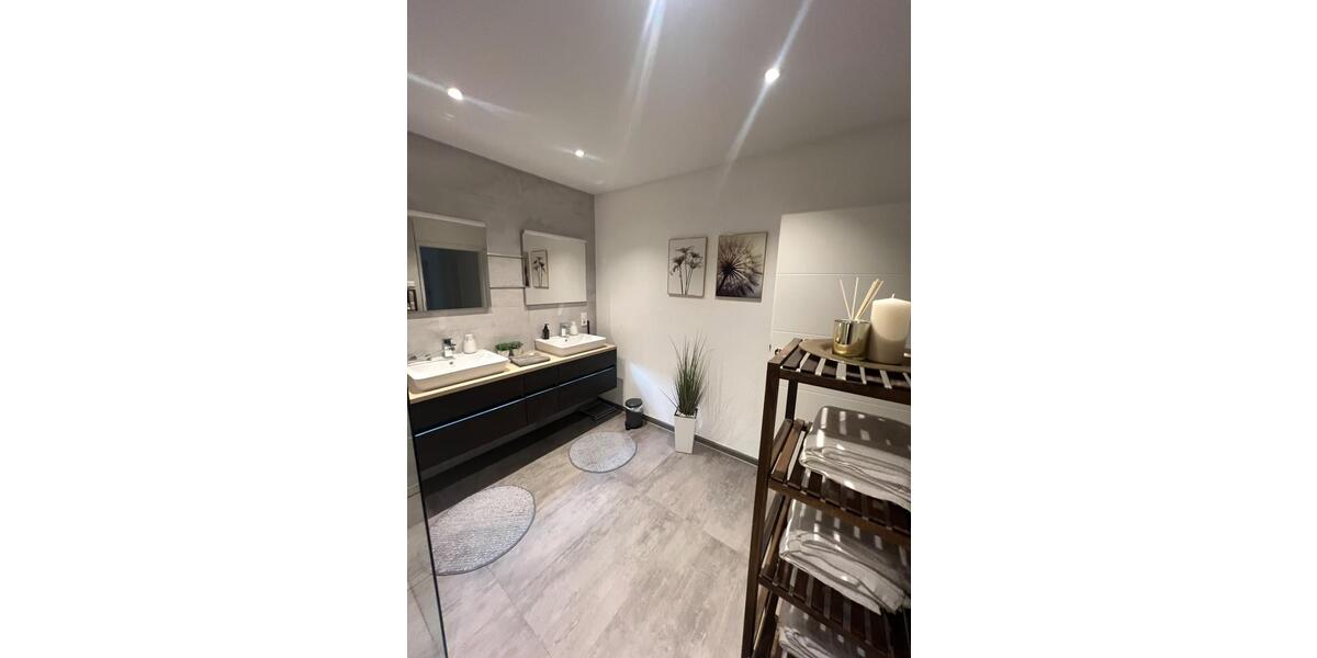 Erdgeschoßwohnung Sundern (Sauerland) - 4 Zimmer, 145 m&sup2;, 1.350&euro; | Angebot:26267444