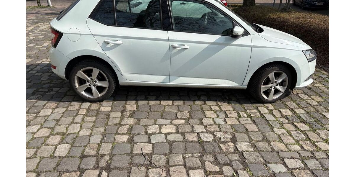 Skoda Fabia 80.000 km 9.990 &euro; Soest 59494