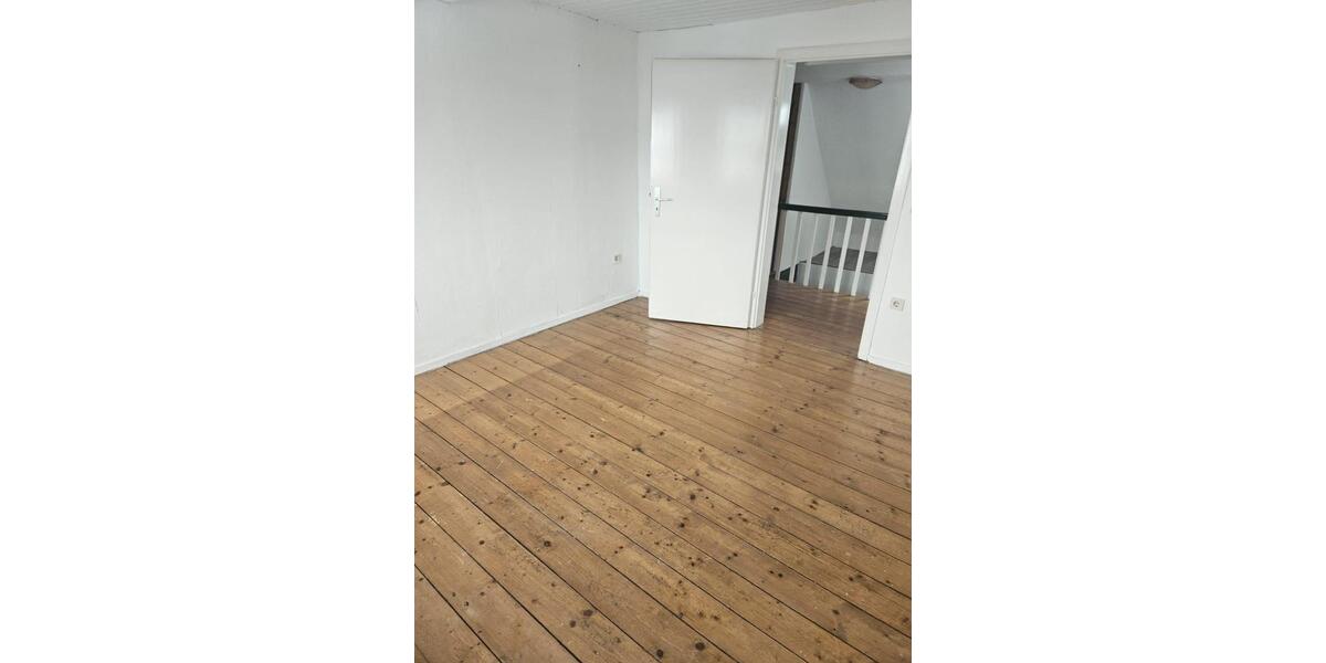 Einfamilienhaus Bad Hersfeld - 4 Zimmer, 105 m&sup2;, 900&euro; | Angebot:24954784