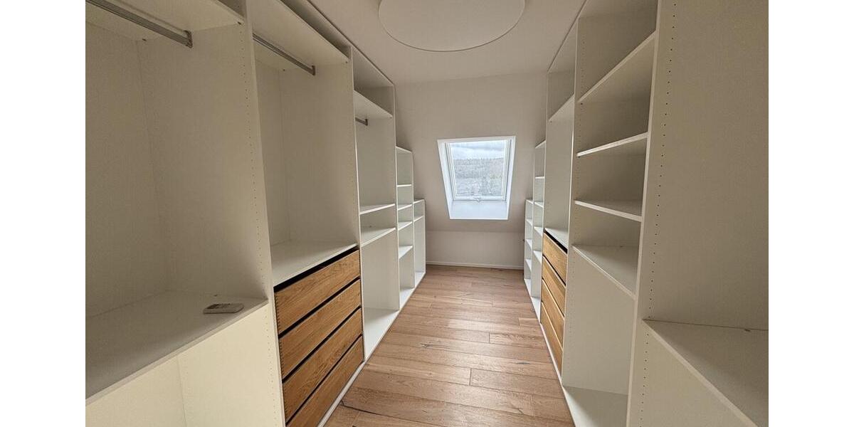 Einfamilienhaus Remshalden - 7 Zimmer, 211 m&sup2;, 3.000&euro; | Angebot:24808098