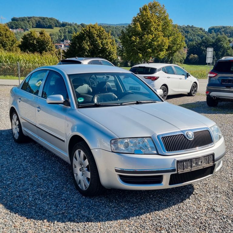 Skoda Superb 248.000 km 2.090 € Auerbach 94530