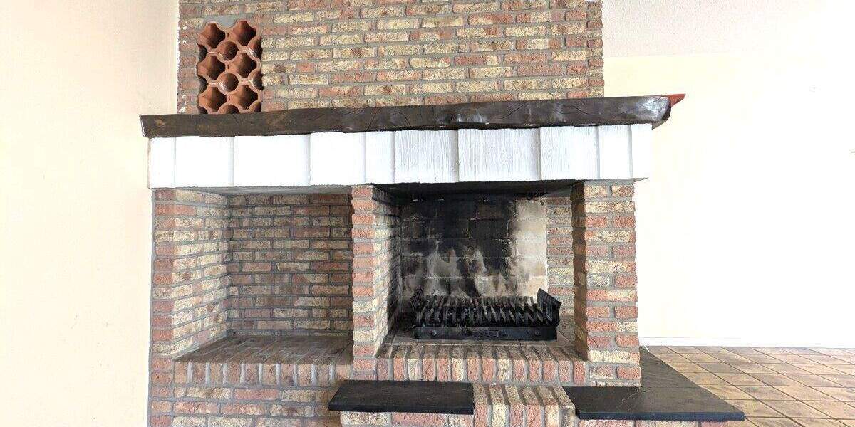 Dornröschen sucht Prinzen: Große Wohnung im EG mit Kamin, Garten und Tiefgarage 3 zimmer