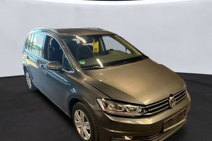 VW Touran 143.060 km 13.950 &euro; Schöppenstedt 38170