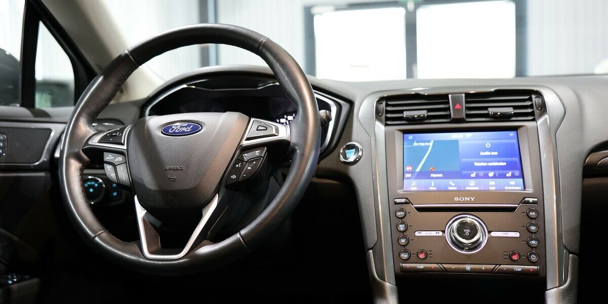 Ford Mondeo Tunier 2.0 EB TITANIUM / VOLL-LEDER, LED 115.000 km 17.444 &euro; Hamm 59077
