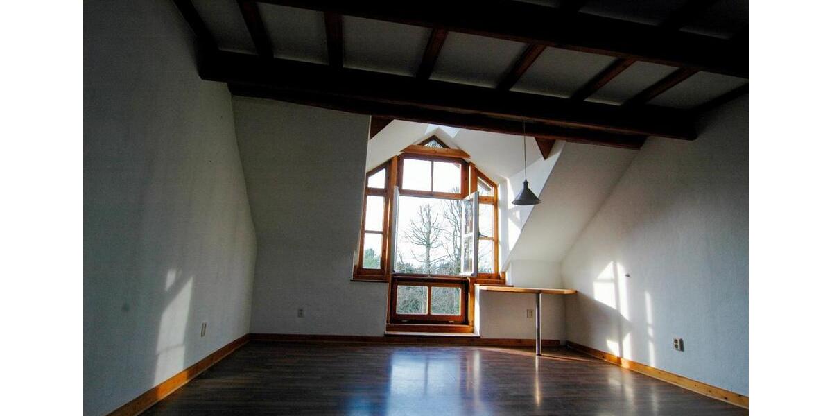 Dachgeschoßwohnung Aachen Aachen-Mitte - 3 Zimmer, 90 m&sup2;, 660&euro; | Angebot:25960086