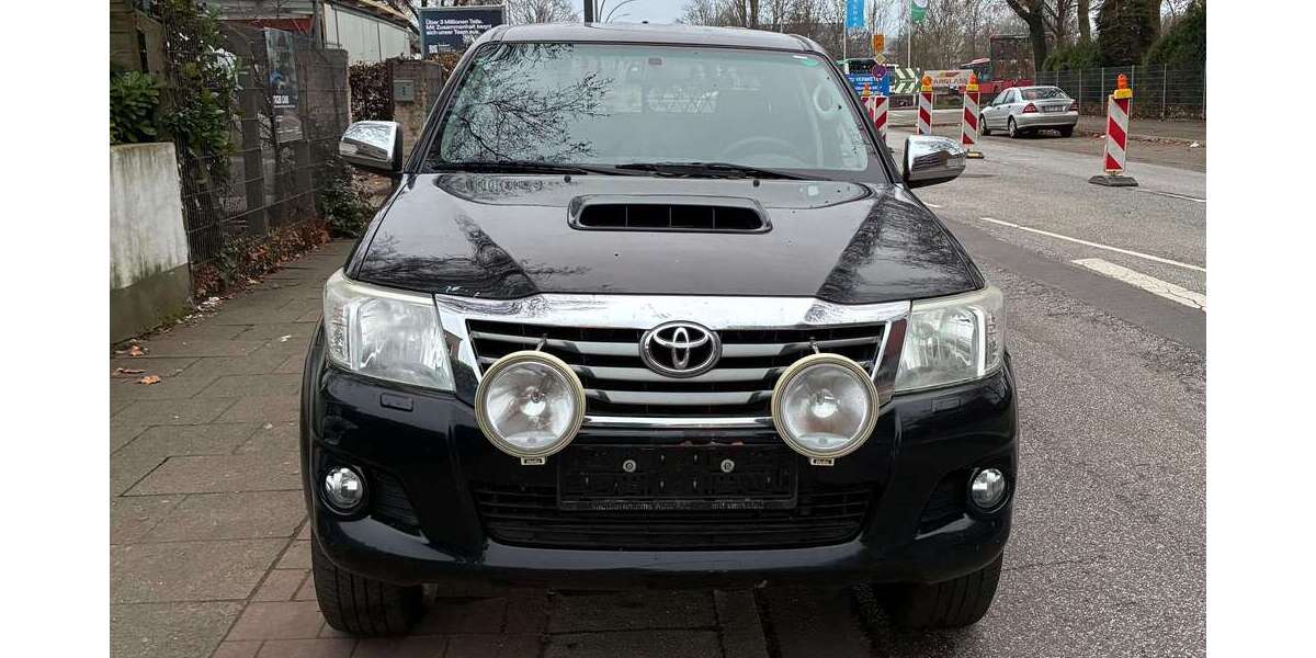 Toyota Hilux 330.126 km 13.900 &euro; Hamburg 20537