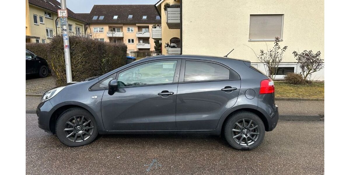 Kia Rio 104.000 km 5.900 &euro; Gundelfingen 89423