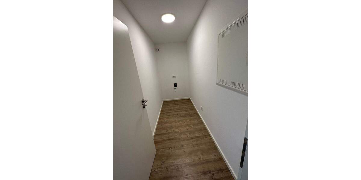 Etagenwohnung Trier Innenstadt - 2 Zimmer, 97 m&sup2;, 1.330&euro; | Angebot:26433525