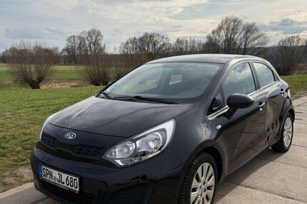 Kia Rio 73.500 km 3.000 &euro; Radebeul 01445