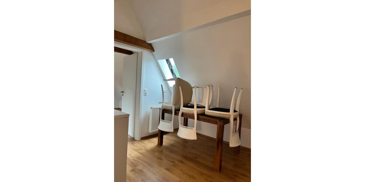 Charmante DG-Wohnung in Top-Lage – ab 01.02.2026 frei 1 zimmer