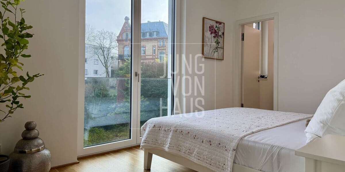 Einfamilienhaus Wiesbaden Südost - 6.5 Zimmer, 245 m&sup2;, 5.145&euro; | Angebot:24849758