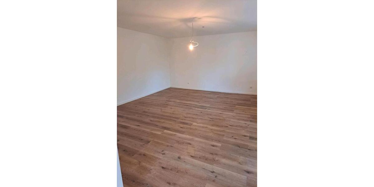 Erdgeschoßwohnung Bad Abbach - 5 Zimmer, 121 m&sup2;, 1.230&euro; | Angebot:23012086