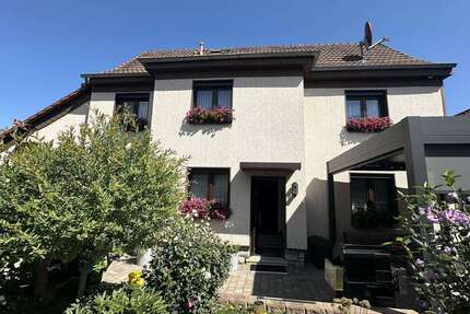 Haus zum Kaufen in Erfurt OT Bischleben 311.900 € 126 m² 8 zimmer