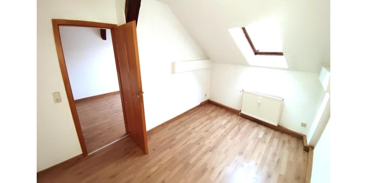 Dachgeschoßwohnung Aschersleben - 2 Zimmer, 45 m&sup2;, 330&euro; | Angebot:26337320