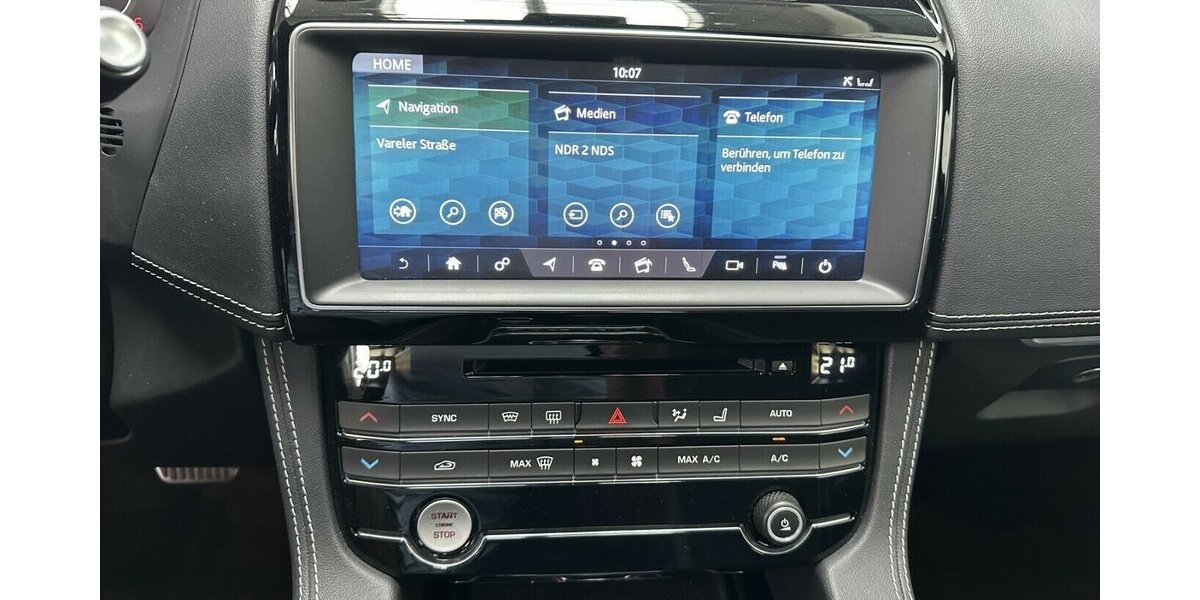 Jaguar F-Pace 3,0 D AWD R-Sport +AHK+Panorama+Navi+Kamera 92.200 km 28.990 &euro; Jaderberg 26349