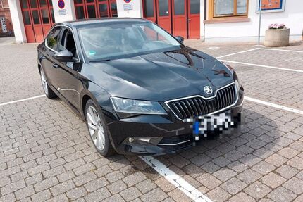 Skoda Superb 150.000 km 16.500 &euro; Ramberg 76857