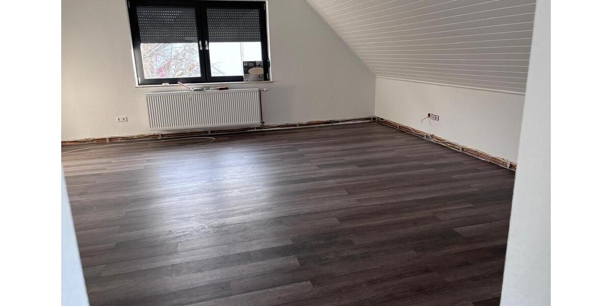 Dachgeschoßwohnung Kaiserslautern Engelshof - 3 Zimmer, 100 m&sup2;, 1.350&euro; | Angebot:25048848