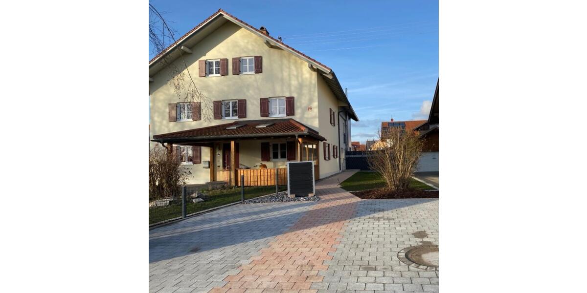 3,5 Zimmer Wohnung mit Bergblick im 1. OG sowie Garten & Terrasse 3 zimmer