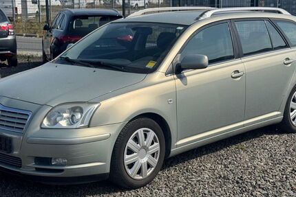 Toyota Avensis 224.000 km 2.350 &euro; Budenheim 55257
