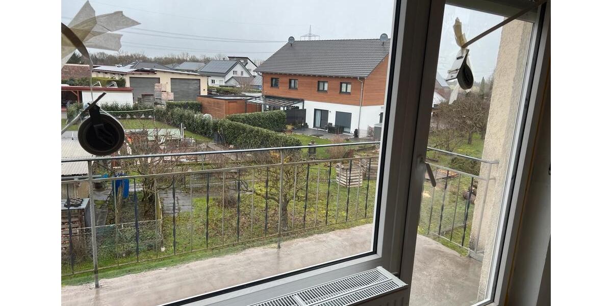 4 12 Zimmer Wohnung (DG) mit Gartenanteil 4.5 zimmer