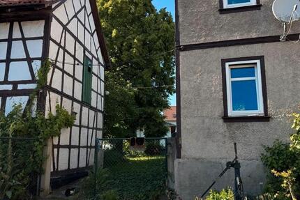 Haus Drei Gleichen - 16 Zimmer, 300 m&sup2;, 180.000&euro; | Angebot:26300500