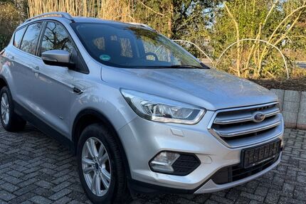 Ford Kuga 227.400 km 8.900 &euro; Löningen 49624
