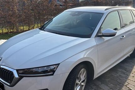 Skoda Octavia 82.000 km 19.000 &euro; Hollnseth 21769