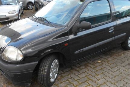 Renault Clio 231.000 km 1.650 &euro; Neumünster 24539