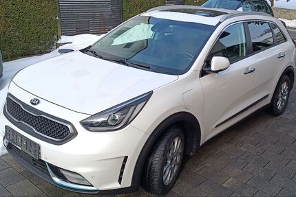 Kia Niro 128.000 km 12.800 &euro; Horn-Bad Meinberg 32805