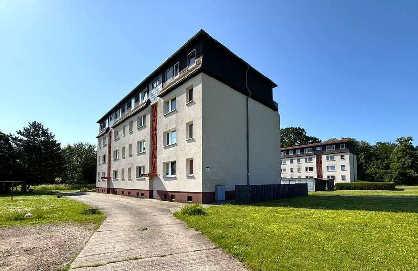 Wohnung zum Kaufen in Zörbig Löberitz 86.000 € 118.9 m² 5 zimmer