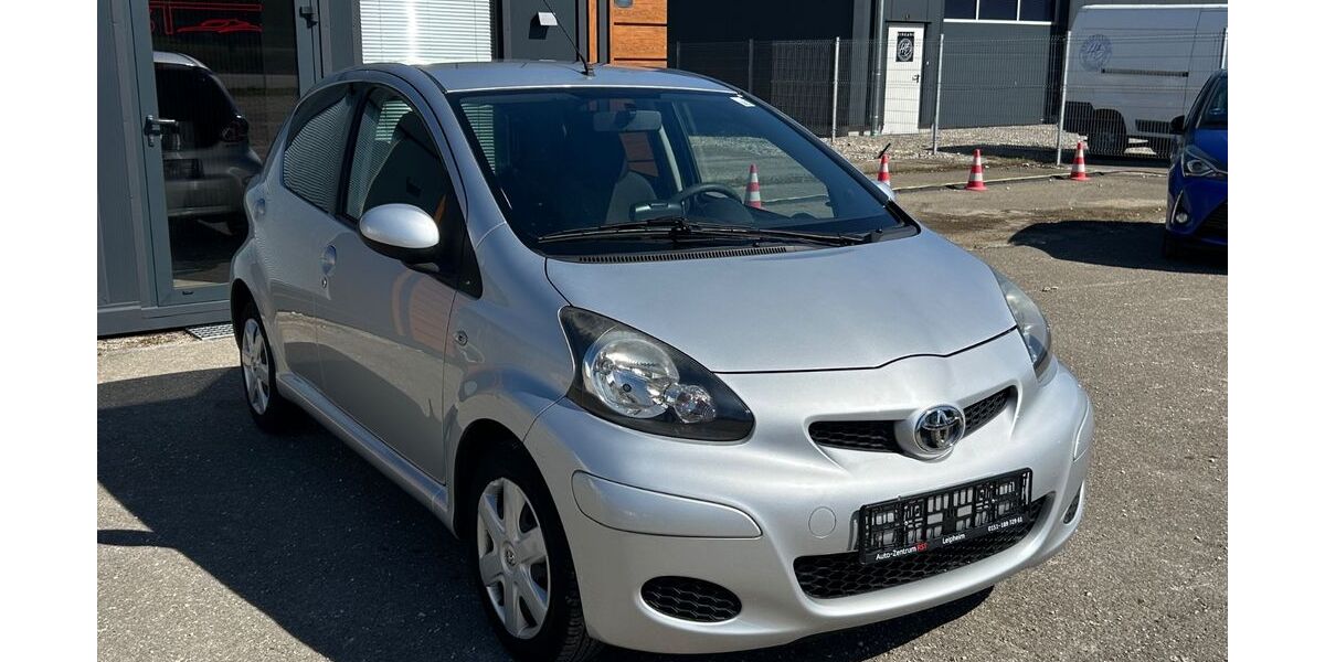 Toyota Aygo (X) 56.000 km 5.490 &euro; Leipheim 89340