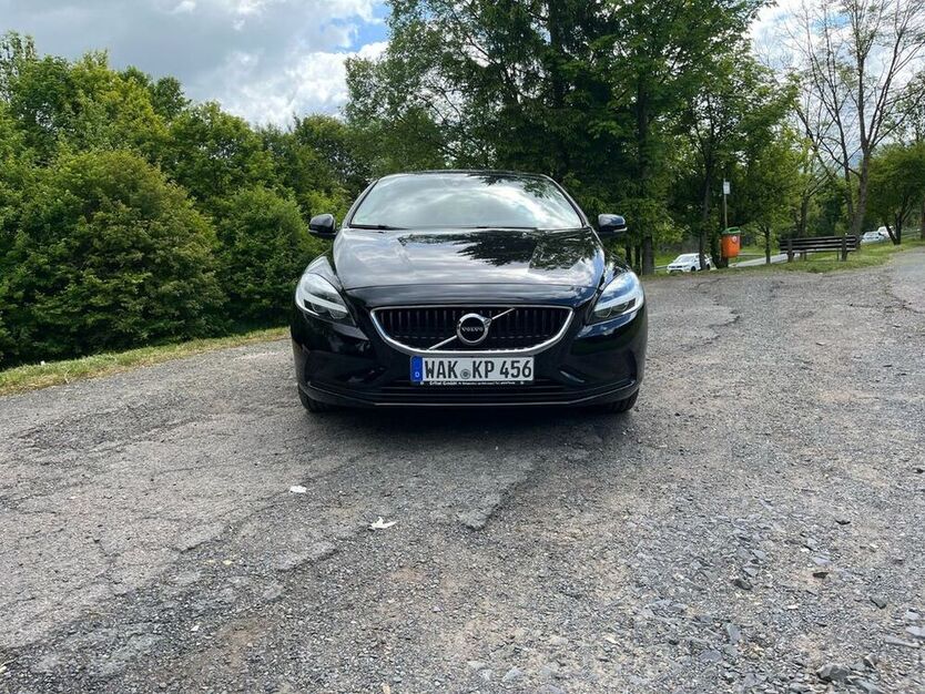 V40